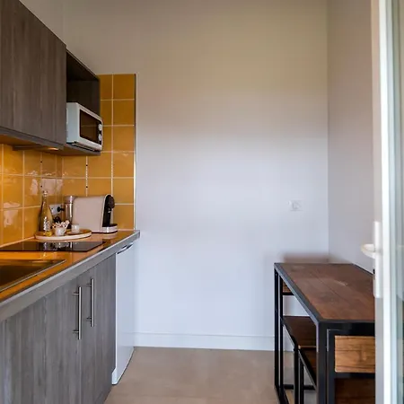 Ξενοδοχείο Swim Piscine Privee Ou Jacuzzi Prive 3*