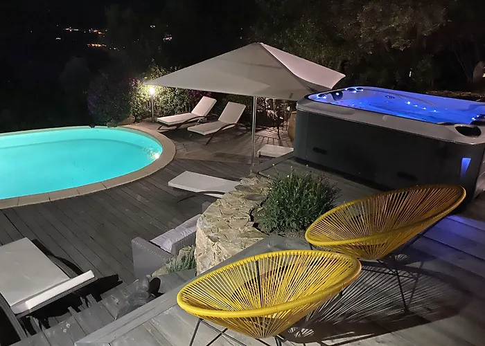 Отель Swim Piscine Privee Ou Jacuzzi Prive Порто-Веккьо