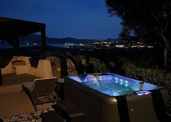 Swim Piscine Privee Ou Jacuzzi Prive Порто-Веккьо