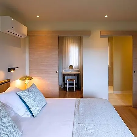 Hotel Swim Piscine Privee Ou Jacuzzi Prive 3*