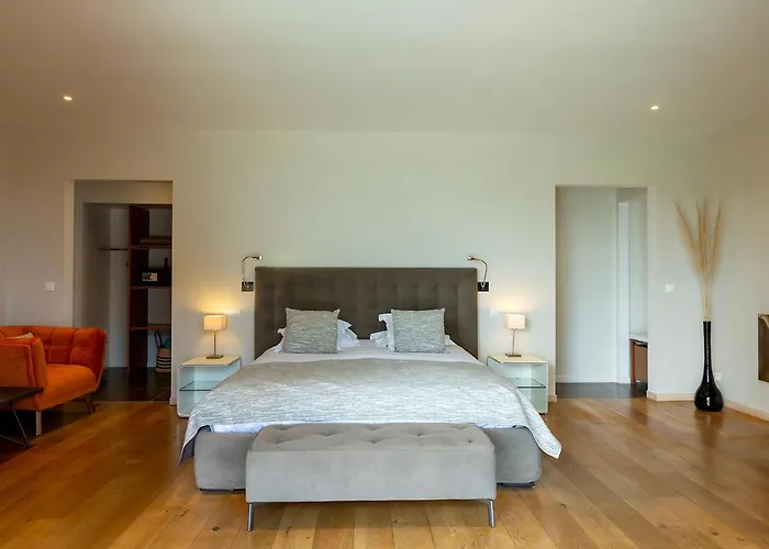 Otel Swim Piscine Privee Ou Jacuzzi Prive 3*